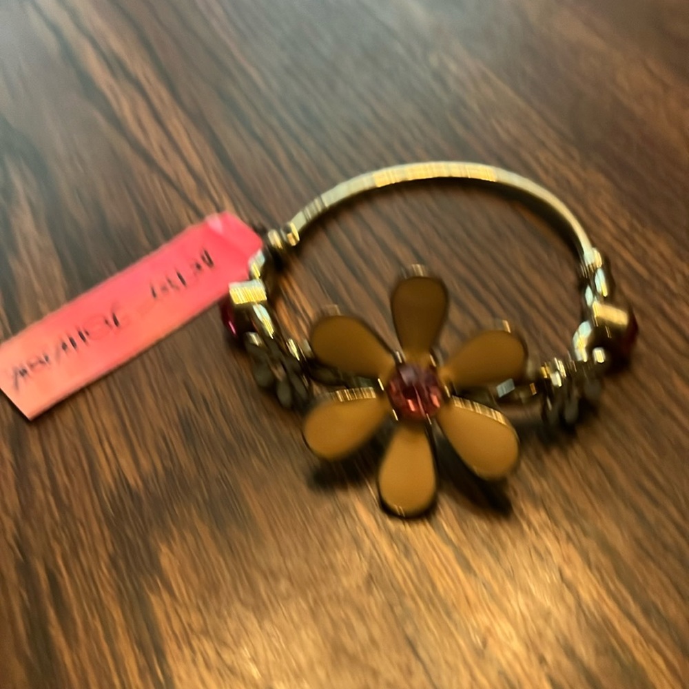 Betsey Johnson stretch flower bracelet